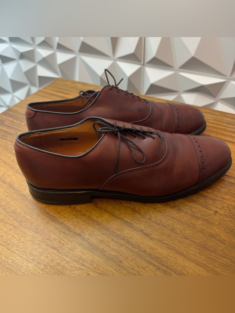 Allen Edmonds Brown Cap-Toe Oxfords Size 10 - Picture 2 of 8